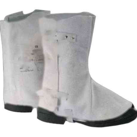HT060300 
Guêtre en cuir croûte de vachette